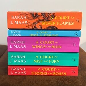 A Court of Thorns and Roses Paperback Box Set
